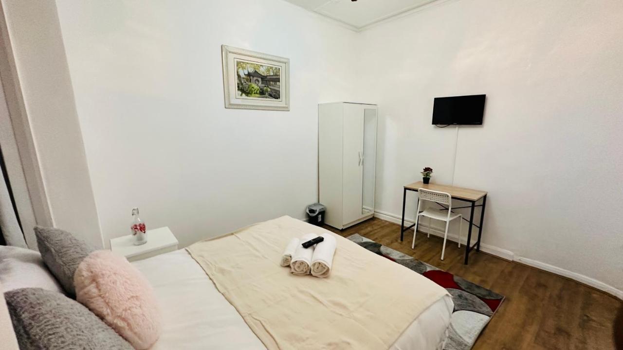 City Lodge Excel Лондон Екстер'єр фото