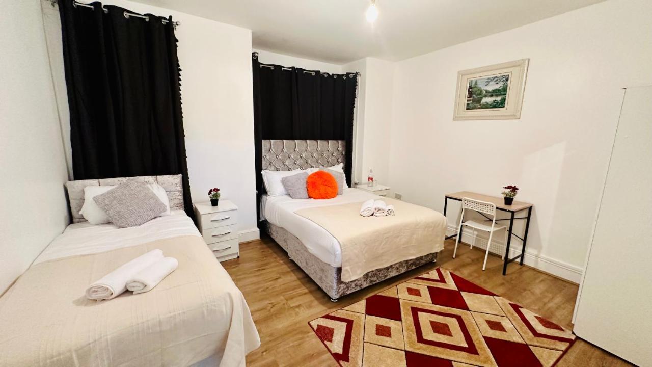 City Lodge Excel Лондон Екстер'єр фото