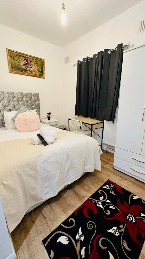 City Lodge Excel Лондон Екстер'єр фото